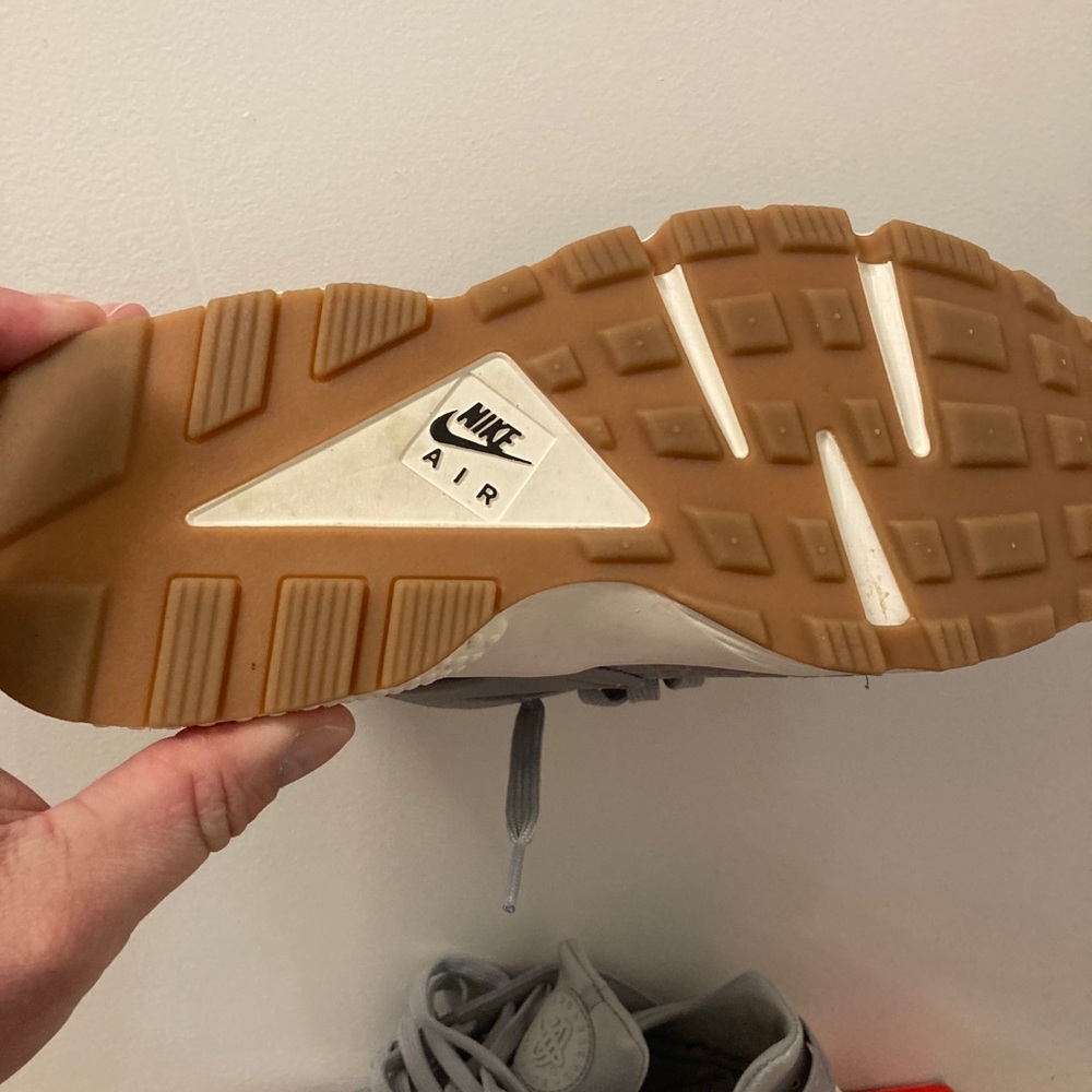 Women’s Huarache size 10